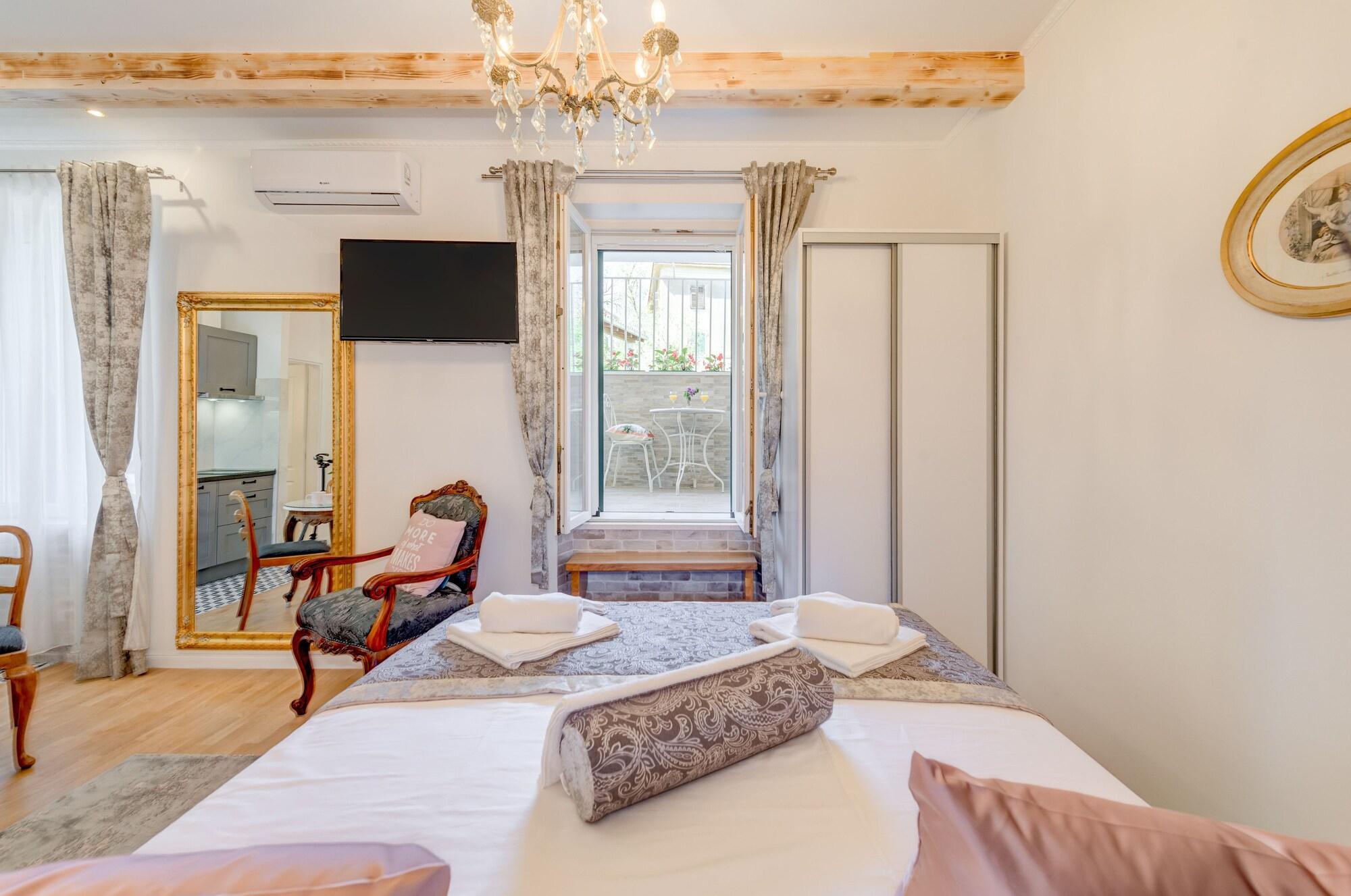Le Monde Luxury Accommodation Split Exterior photo